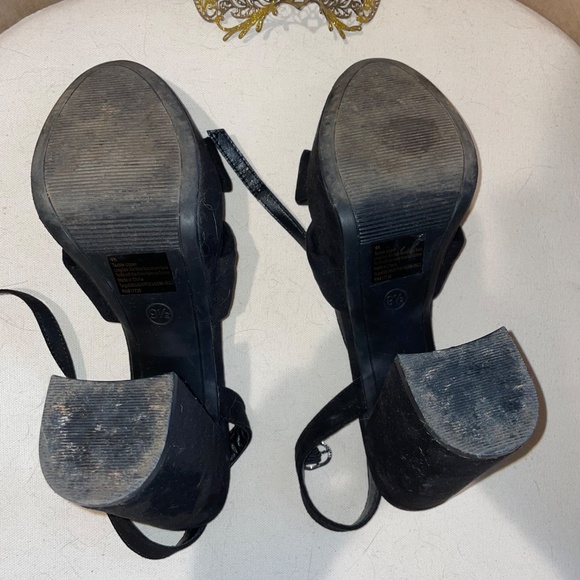 Black Suede Peep Toe Ankle Strap Platform Pumps - Size 9.5 - Picture 10 of 14